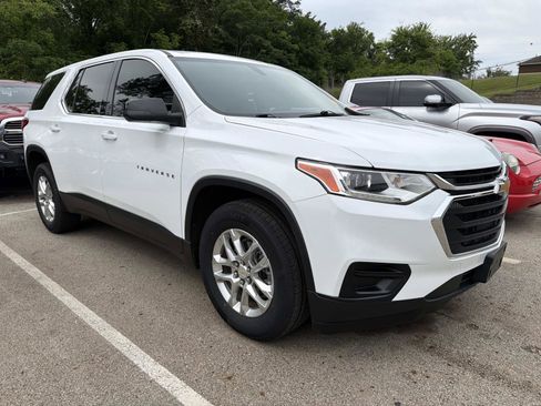 Used 2021 Chevrolet Traverse LS w/ LPO, Floor Liner Package FWD image 1