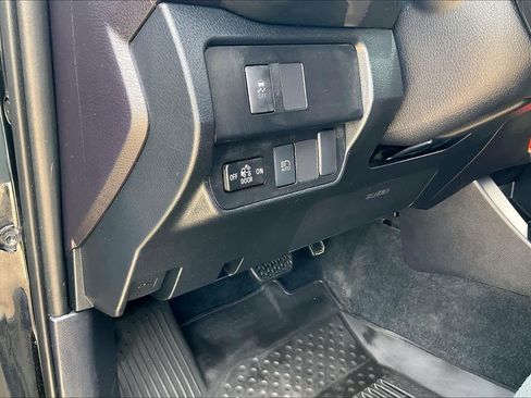 Used 2020 Toyota Tacoma SR5 RWD image 35