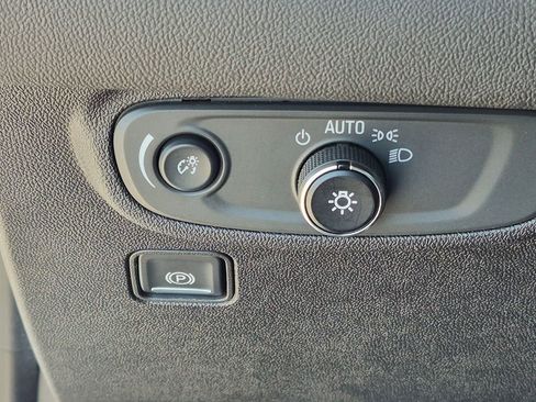 Used 2019 GMC Terrain SLE w/ Driver Convenience Package FWD image 15