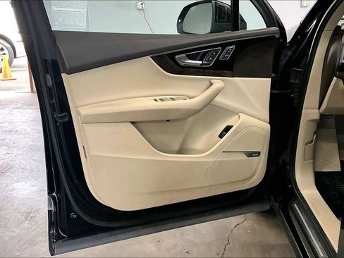 Used 2018 Audi Q7 3.0T Premium Plus w/ Premium Plus Package image 25