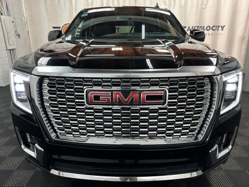 Used 2023 GMC Yukon Denali AWD/4WD image 3
