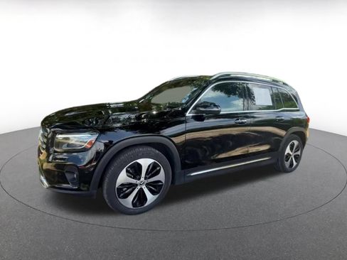Used 2025 Mercedes-Benz GLB 250 image 8