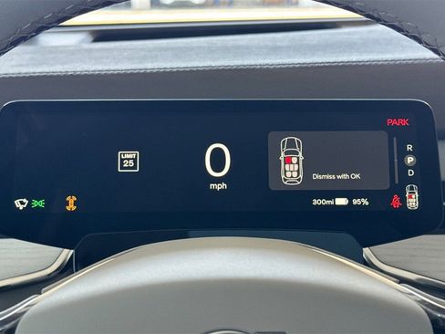 New 2025 Volvo EX90 Plus w/ Protection Package Premier image 24