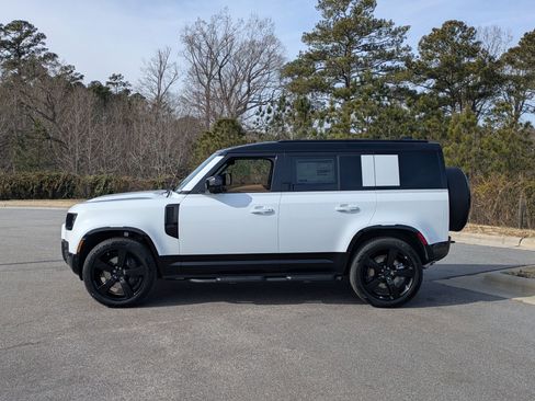 New 2026 Land Rover Defender 110 X-Dynamic SE image 8