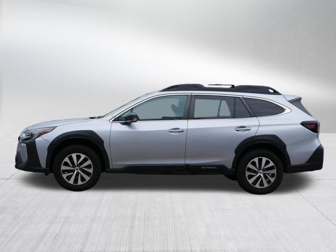 Used 2023 Subaru Outback Premium AWD/4WD image 4
