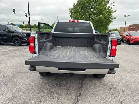 Used 2018 Chevrolet Silverado 1500 Custom w/ Custom Value Package RWD image 11