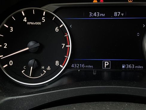 Used 2025 Nissan Altima 2.5 SV FWD image 37