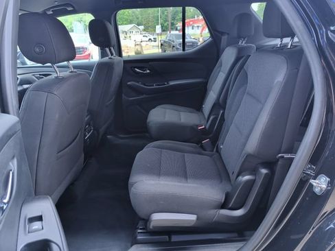 Used 2023 Chevrolet Traverse LT FWD image 27