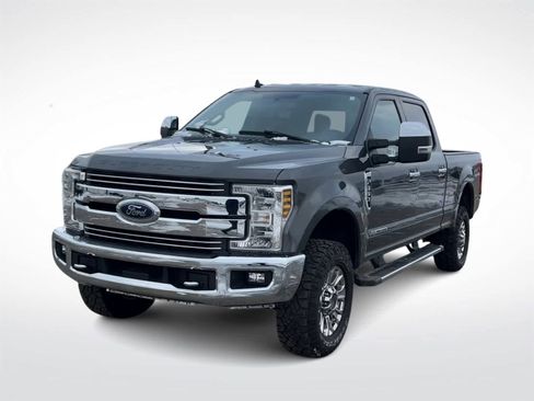 Used 2019 Ford F350 Lariat w/ Chrome Package image 4