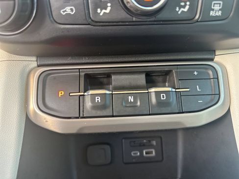 Used 2022 GMC Acadia Denali FWD image 29
