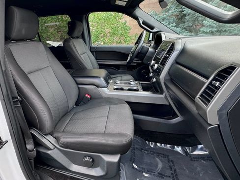Used 2018 Ford Expedition XLT AWD/4WD image 36