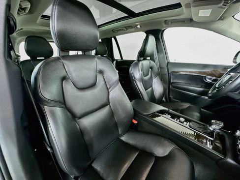 Used 2018 Volvo XC90 T6 Momentum w/ Convenience Package AWD/4WD image 28