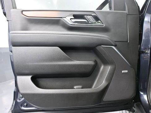 Used 2025 GMC Yukon Denali w/ Sun & Power Step Package AWD/4WD image 20
