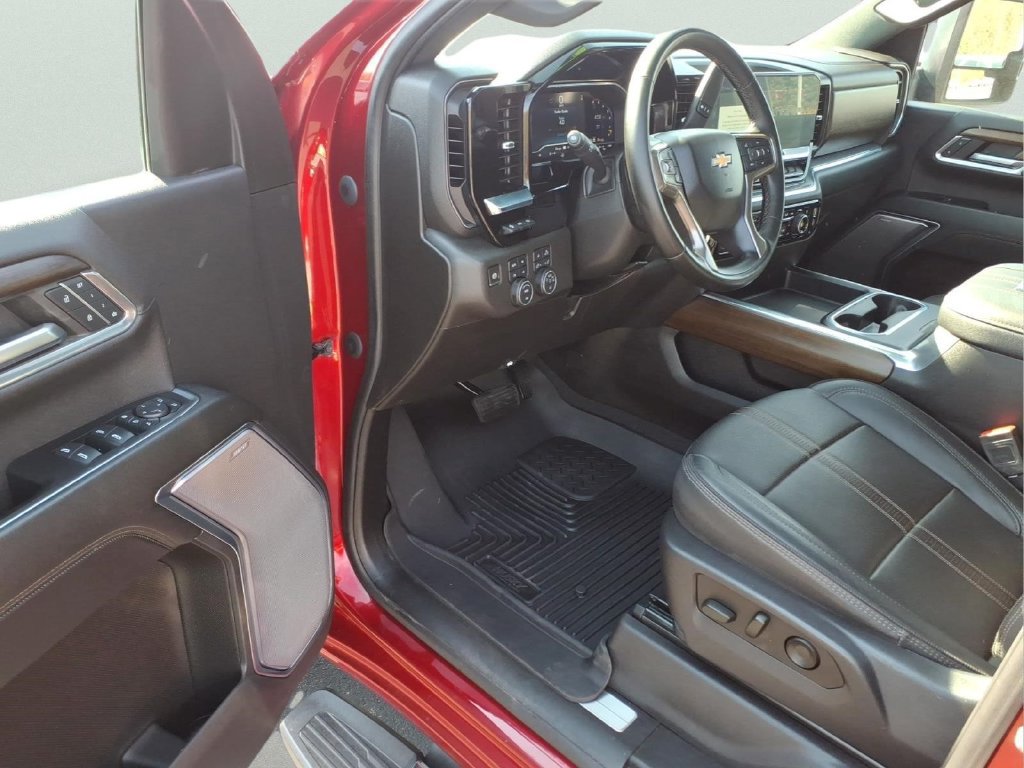 Used 2024 Chevrolet Silverado 3500 High Country w/ High Country Premium Package AWD/4WD image 11