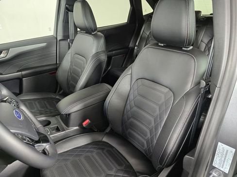 Used 2024 Ford Escape SE w/ PHEV Premium Package image 23