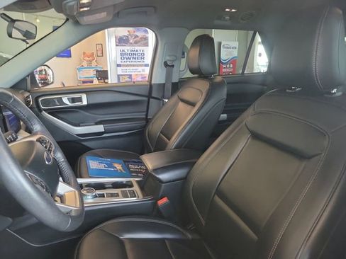 Used 2023 Ford Explorer XLT w/ Equipment Group 202A image 19