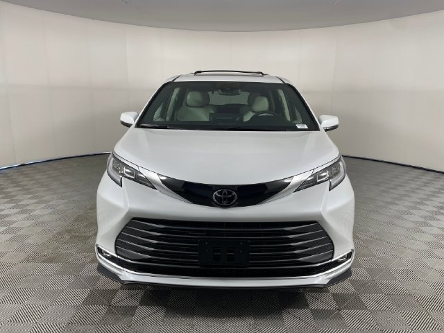 New 2026 Toyota Sienna Limited AWD/4WD image 21