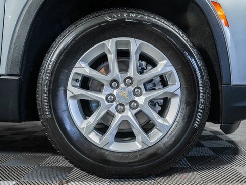 Used 2023 Chevrolet Traverse LS image 16