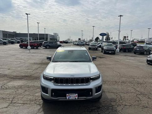 Used 2022 Jeep Grand Cherokee Overland image 3