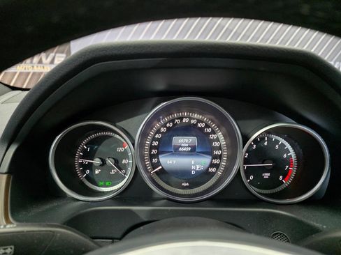 Used 2015 Mercedes-Benz E 350 4MATIC Sedan image 21
