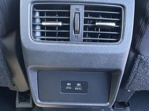 Used 2021 Nissan Rogue SV AWD/4WD image 19