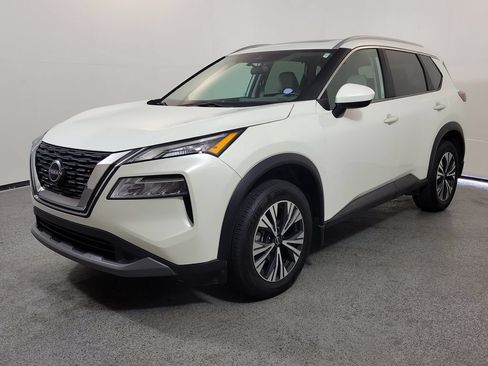 Used 2023 Nissan Rogue SV w/ SV Premium B Package FWD image 3