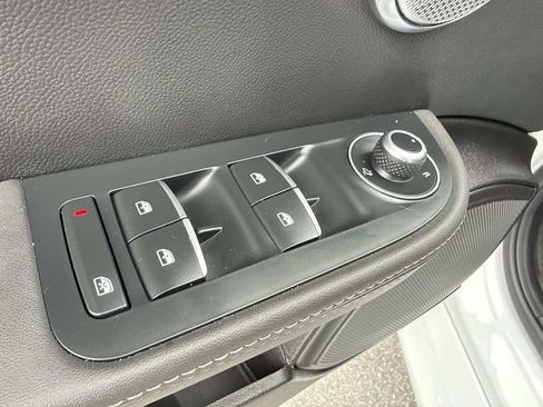 Used 2024 Alfa Romeo Giulia Veloce image 22