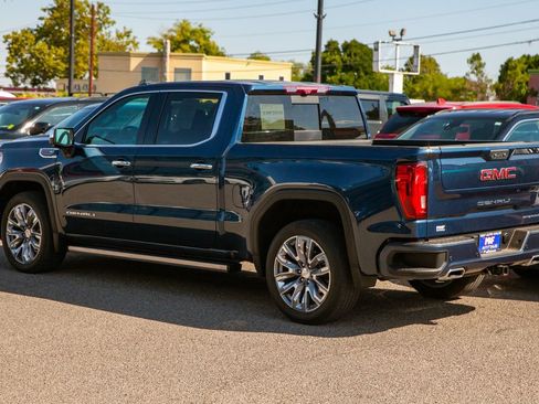 Used 2023 GMC Sierra 1500 Denali w/ Denali Reserve Package AWD/4WD image 7