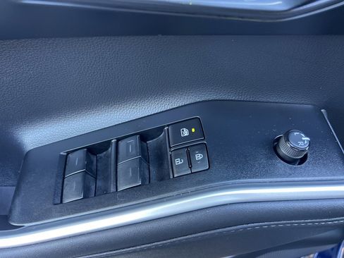 Used 2023 Toyota Highlander XSE image 26