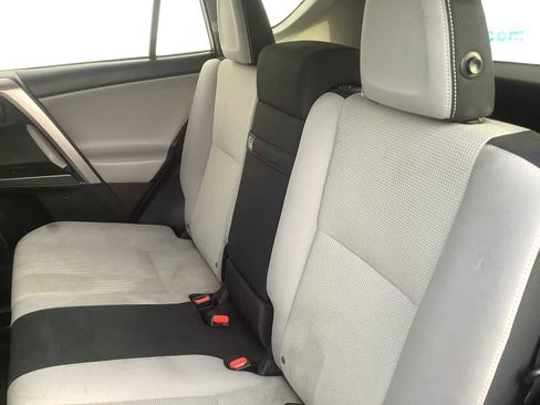 Used 2018 Toyota RAV4 LE image 14