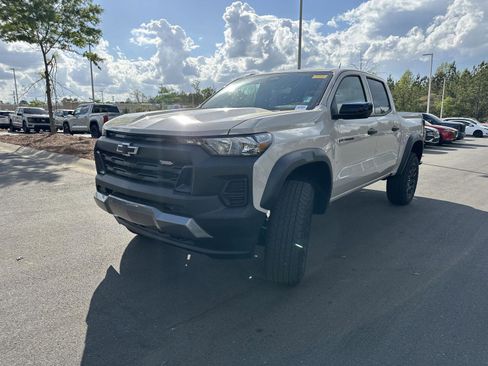 Used 2026 Chevrolet Colorado Trail Boss image 2