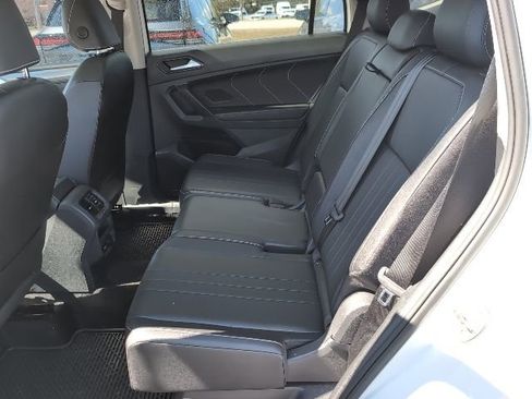Used 2022 Volkswagen Tiguan SE image 24