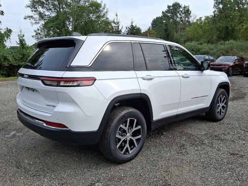 New 2025 Jeep Grand Cherokee Limited image 4