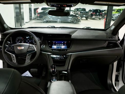 Used 2024 Cadillac XT5 Premium Luxury image 15