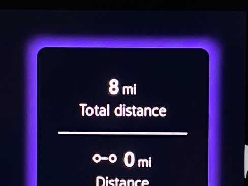 New 2025 Volkswagen Tiguan SE image 18