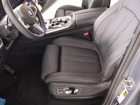New 2026 BMW X7 M60i image 11