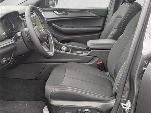 New 2025 Jeep Grand Cherokee Laredo X w/ Luxury Tech Group I image 16