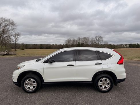 Used 2015 Honda CR-V LX image 2