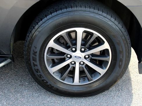 Used 2018 Ford Expedition XLT w/ Equipment Group 202A image 24