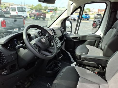 Used 2025 RAM ProMaster 2500 w/ Convenience Group FWD image 7