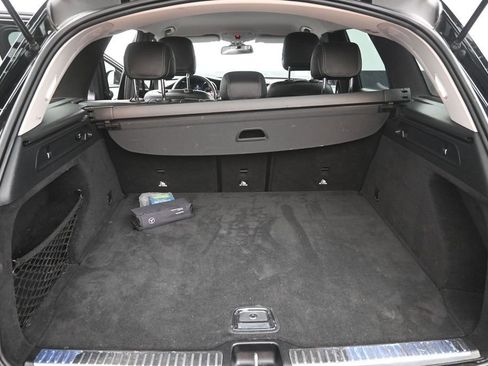 Used 2019 Mercedes-Benz GLC 300 image 2