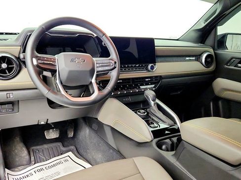 Used 2025 Chevrolet Colorado ZR2 w/ Technology Package image 13