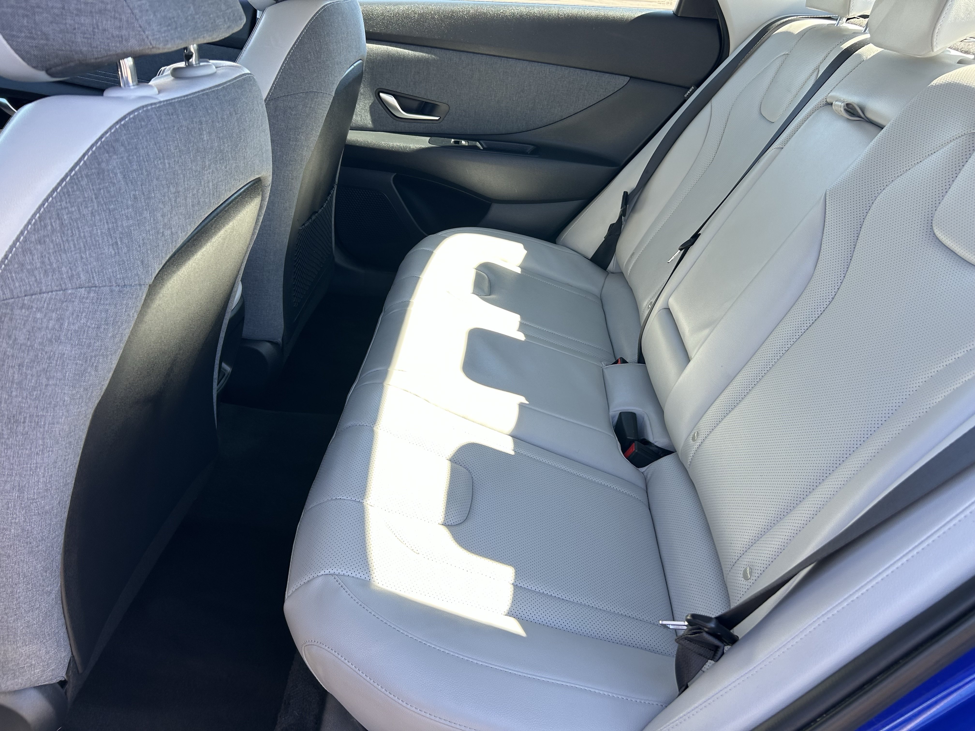 Used 2025 Hyundai Elantra Limited FWD image 16