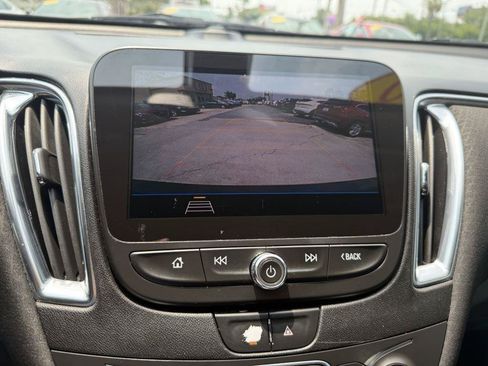 Used 2020 Chevrolet Malibu LT FWD image 16