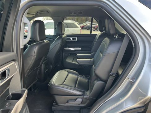 Used 2023 Ford Explorer XLT w/ Equipment Group 202A image 19