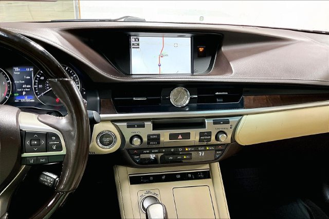 Used 2018 Lexus ES 350 w/ Luxury Package w/Wood Trim FWD image 5