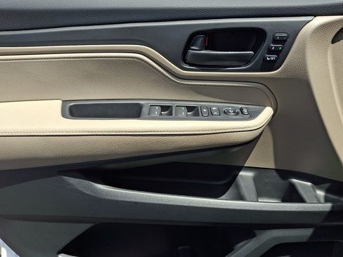 Certified 2024 Honda Odyssey EX-L image 11