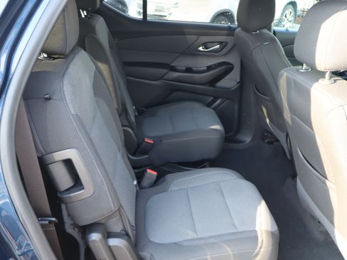 Used 2023 Chevrolet Traverse LT FWD image 36