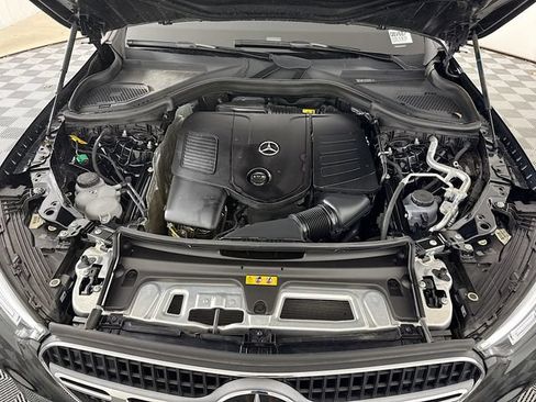 Used 2025 Mercedes-Benz GLC 350e 4MATIC image 29