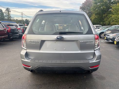 Used 2011 Subaru Forester 2.5X w/ Alloy Wheel Value Pkg image 4